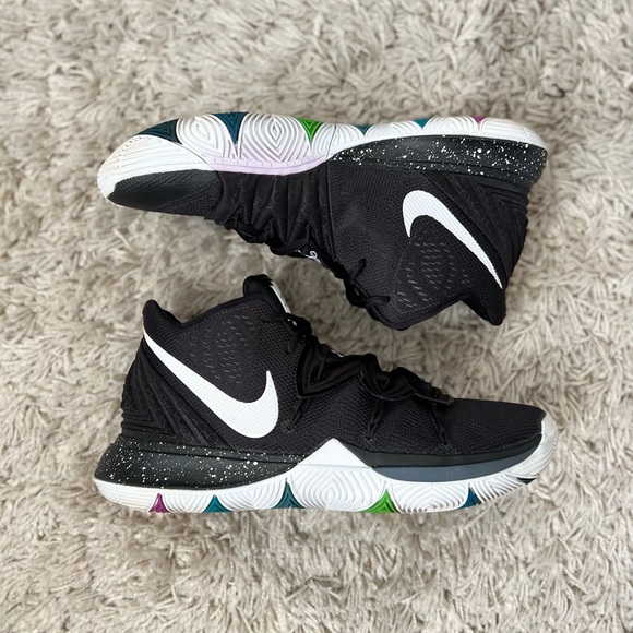 Mens Nike Kyrie 5 Black Magic size 10 main image 10